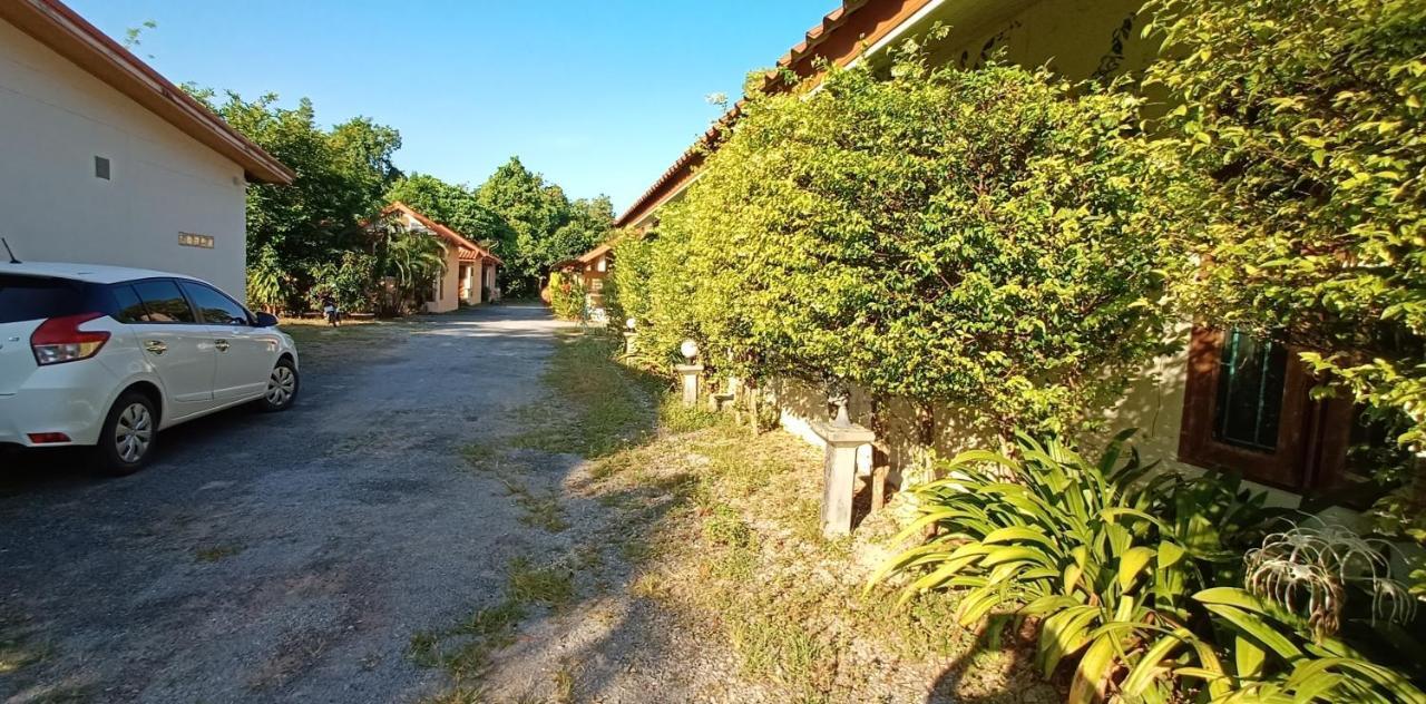 1号快乐城市旅馆 Takuapa 外观 照片